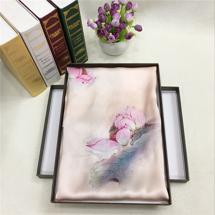 圍巾的拼音——真絲圍巾。真絲絲巾、圍巾定制。